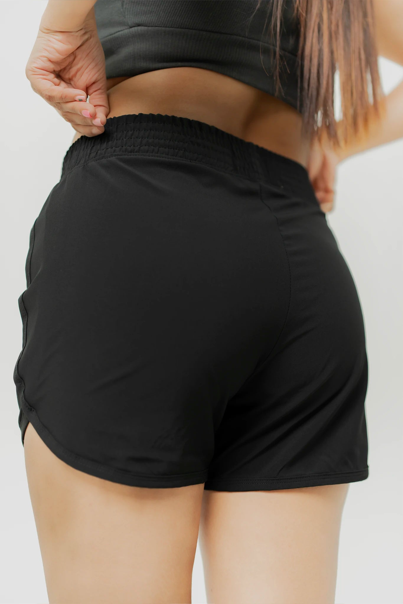 Habito Women Short Black Back Closeup